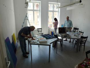 Vorbereitung der Ausstellung in den Ateliers der wfk 